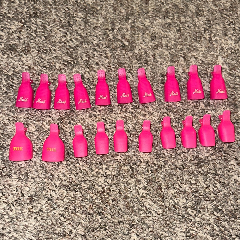 👙20 piece Set of Pink Acrylic Nail Art Soak Off Cap Clip